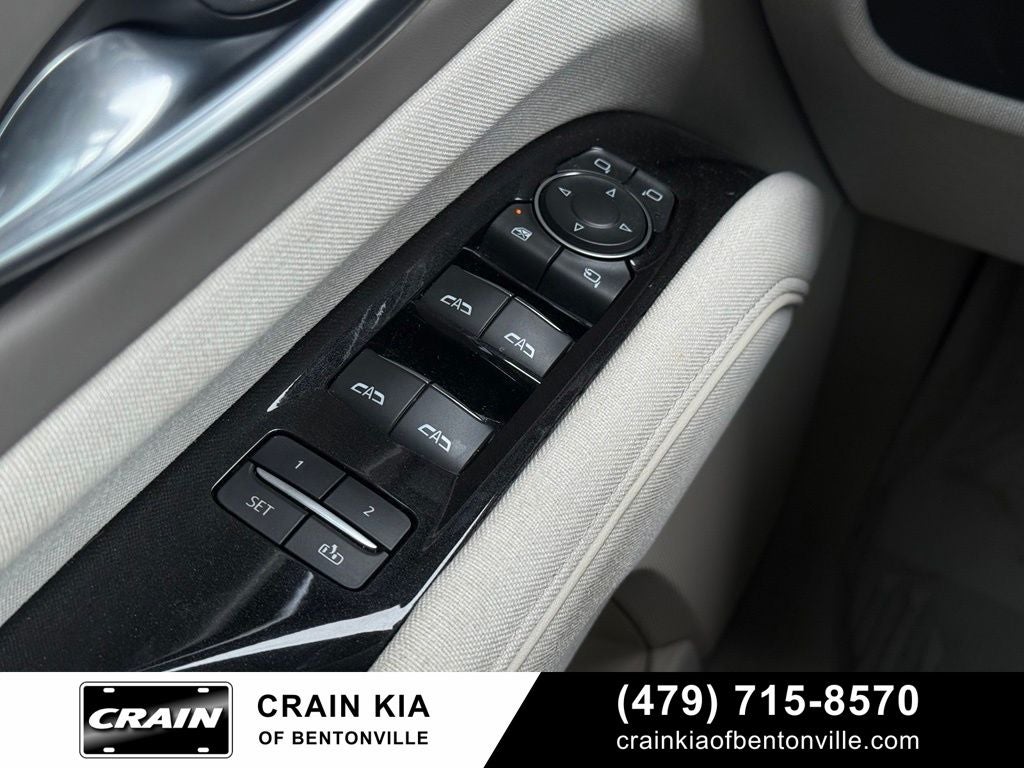 2024 Cadillac Escalade ESV Sport Platinum - AWD / PANORAMIC SUNROOF / CLEAN CARFAX