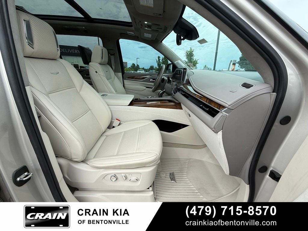 2024 Cadillac Escalade ESV Sport Platinum - AWD / PANORAMIC SUNROOF / CLEAN CARFAX