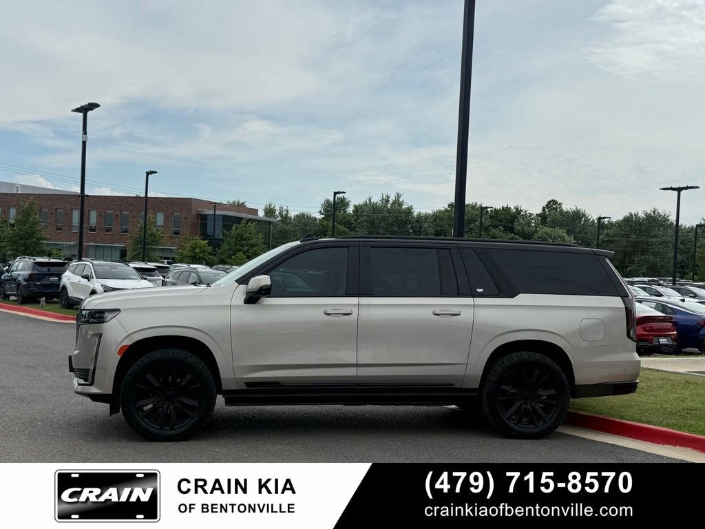 2024 Cadillac Escalade ESV Sport Platinum - AWD / PANORAMIC SUNROOF / CLEAN CARFAX