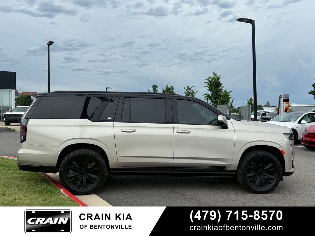 2024 Cadillac Escalade ESV Sport Platinum - AWD / PANORAMIC SUNROOF / CLEAN CARFAX