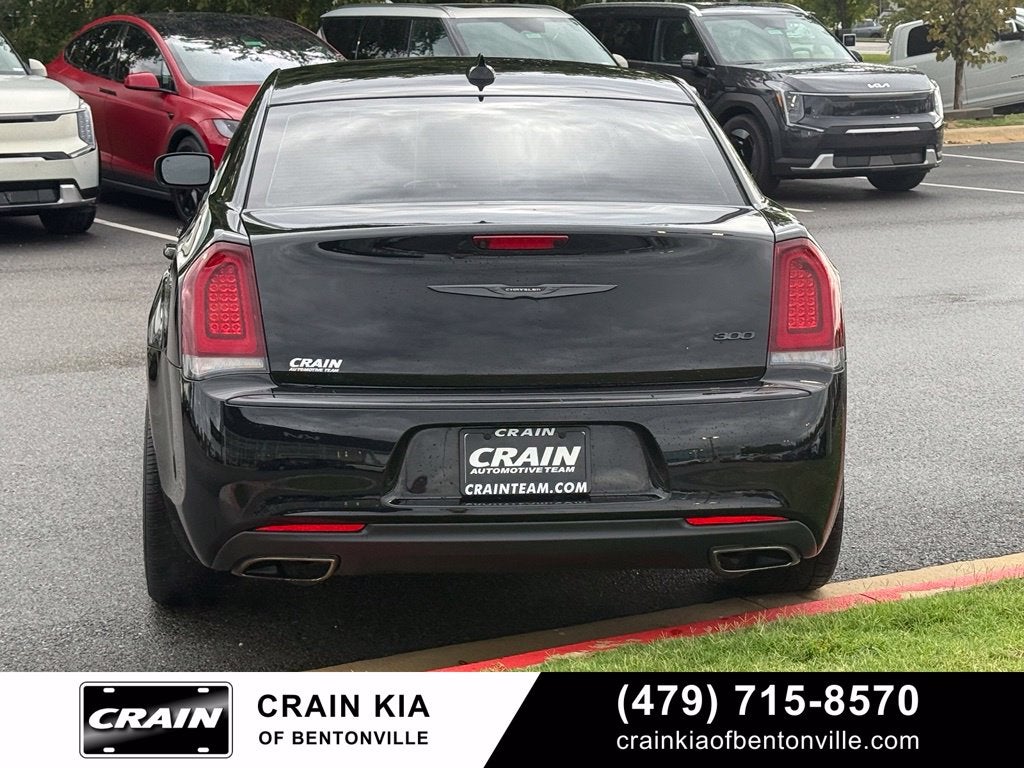 2022 Chrysler 300 Touring - CLEAN CARFAX / ONE OWNER