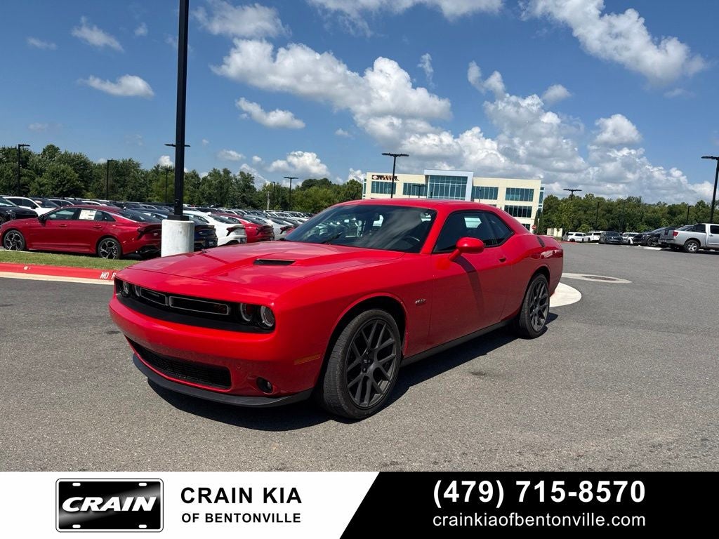 2017 Dodge Challenger R/T - CLEAN CARFAX / SUNROOF