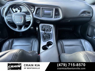 2017 Dodge Challenger R/T - CLEAN CARFAX / SUNROOF