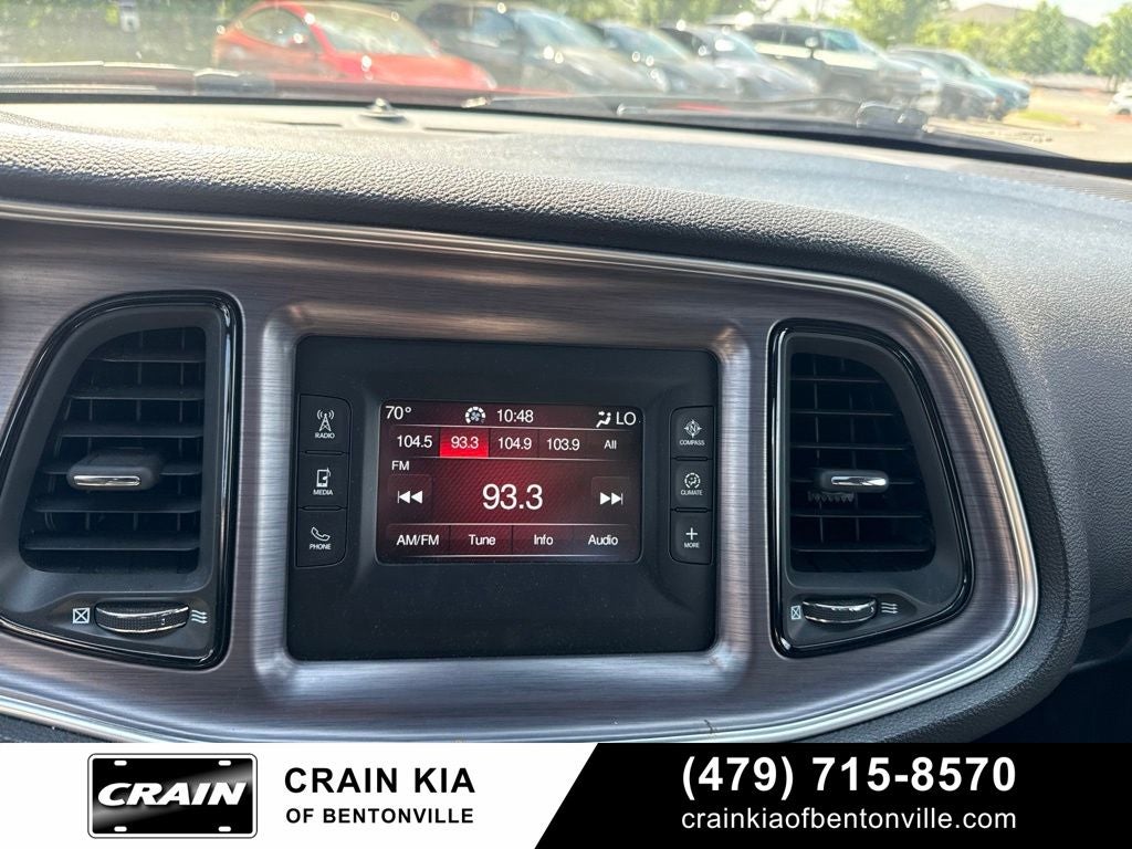 2017 Dodge Challenger R/T - CLEAN CARFAX / SUNROOF