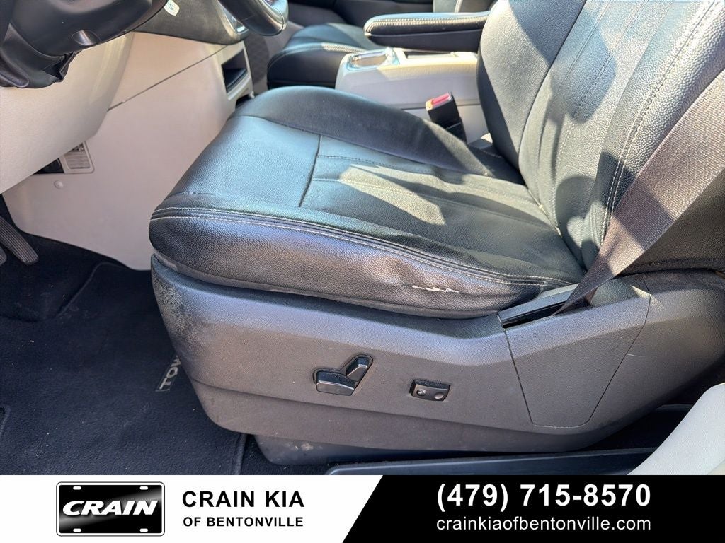 2016 Chrysler Town & Country Touring - WHOLESALE / AS-IS