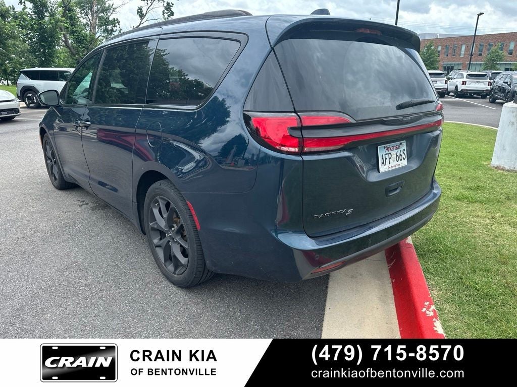 2021 Chrysler Pacifica Touring - CARFAX ONE OWNER