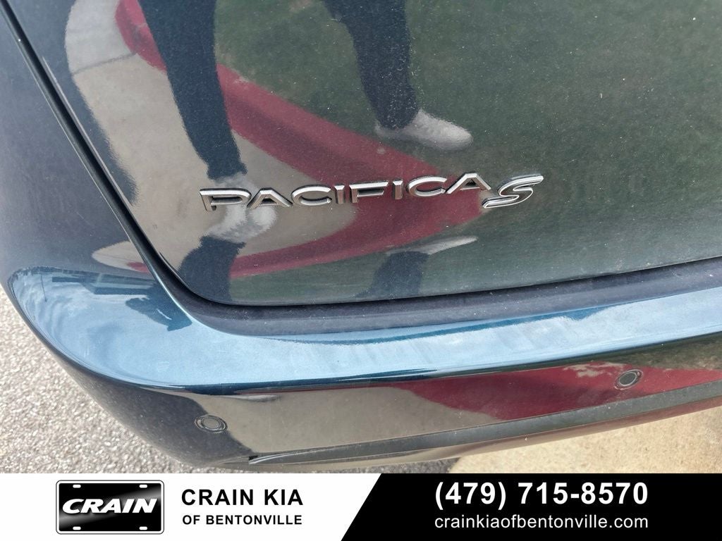 2021 Chrysler Pacifica Touring - CARFAX ONE OWNER