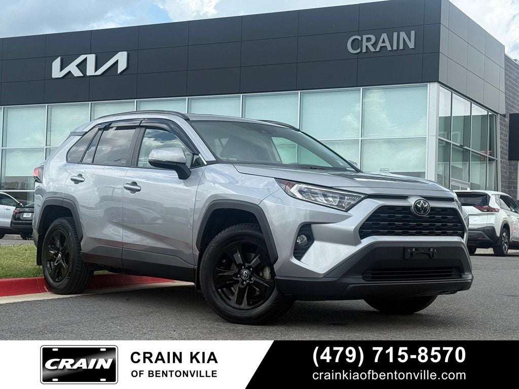 2021 Toyota RAV4 XLE - AWD / CLEAN CARFAX / ONE OWNER