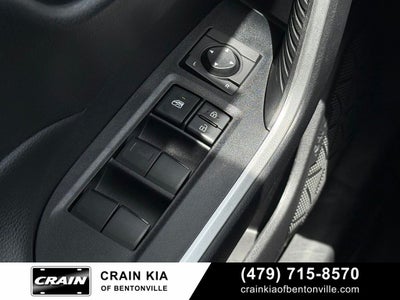 2021 Toyota RAV4 XLE - AWD / CLEAN CARFAX / ONE OWNER