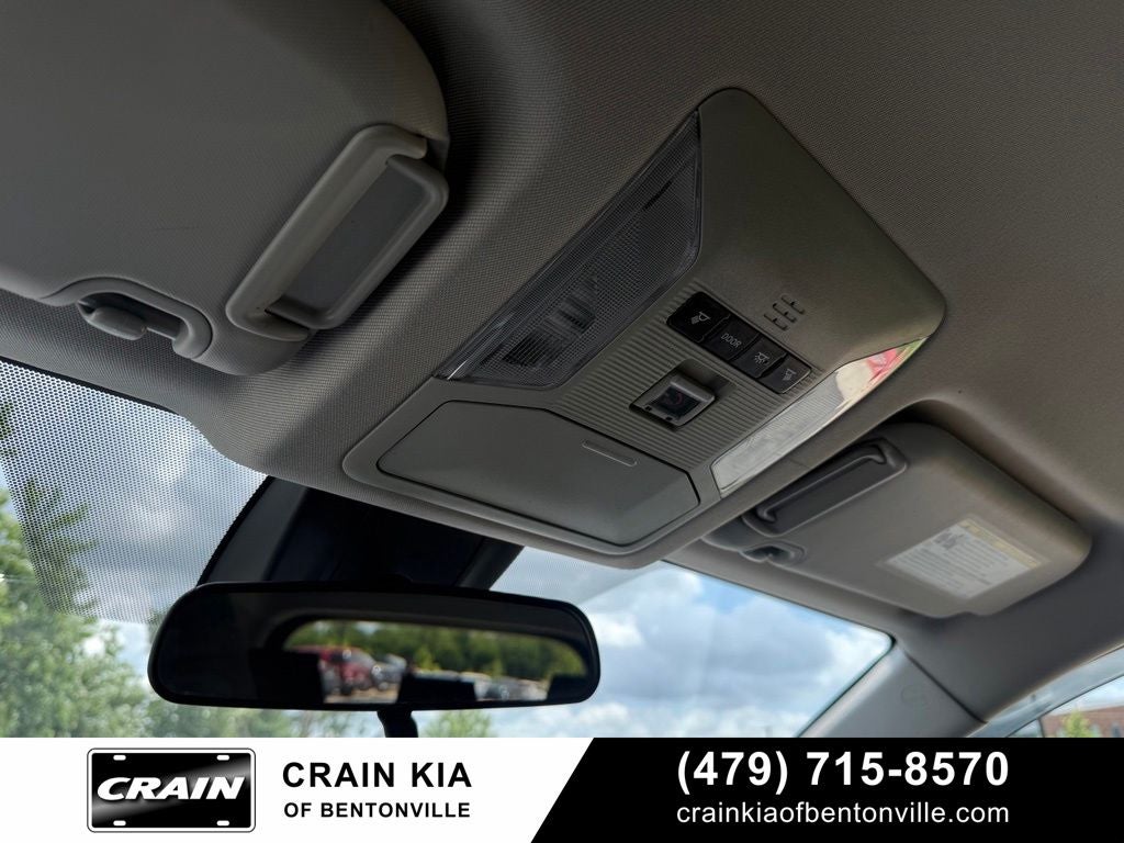 2021 Toyota RAV4 XLE - AWD / CLEAN CARFAX / ONE OWNER