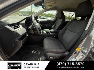 2021 Toyota RAV4 XLE - AWD / CLEAN CARFAX / ONE OWNER