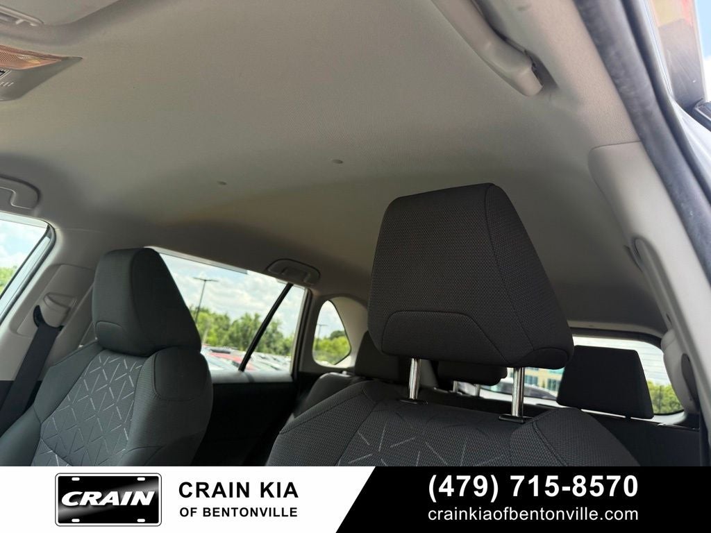 2021 Toyota RAV4 XLE - AWD / CLEAN CARFAX / ONE OWNER