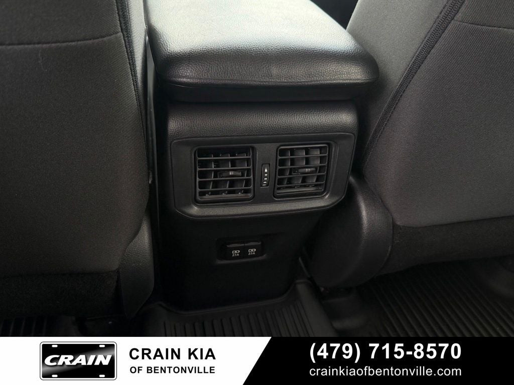 2021 Toyota RAV4 XLE - AWD / CLEAN CARFAX / ONE OWNER
