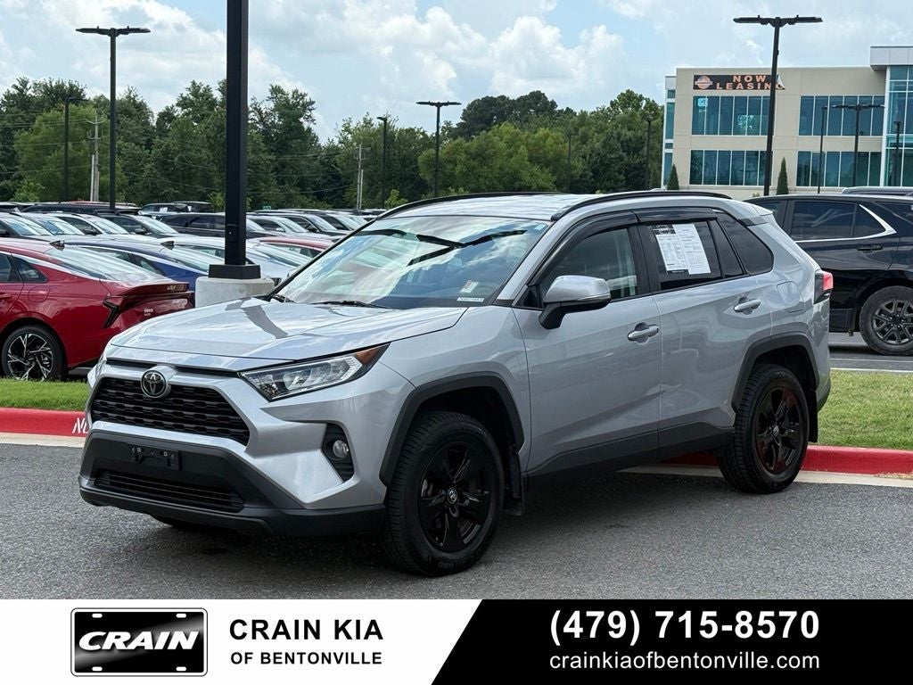 2021 Toyota RAV4 XLE - AWD / CLEAN CARFAX / ONE OWNER