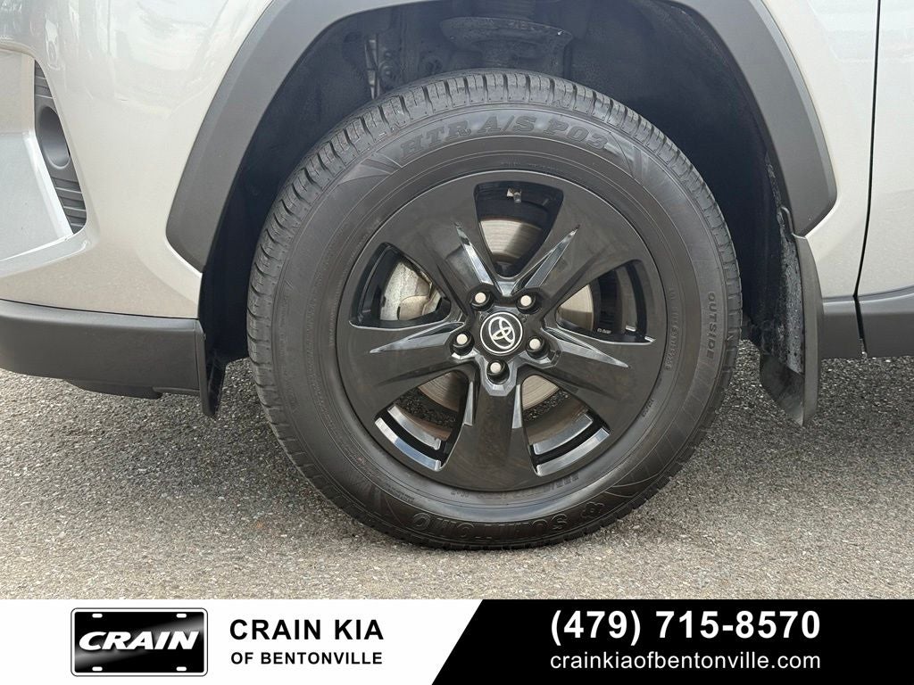 2021 Toyota RAV4 XLE - AWD / CLEAN CARFAX / ONE OWNER