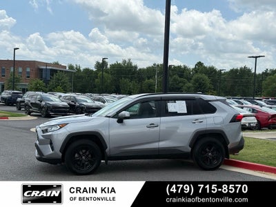 2021 Toyota RAV4 XLE - AWD / CLEAN CARFAX / ONE OWNER