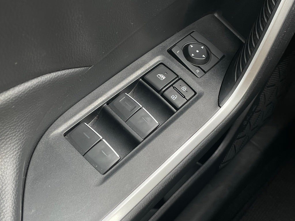 2024 Toyota RAV4 XLE - CLEAN CARFAX / ONE OWNER