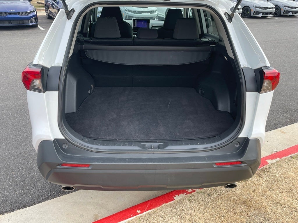 2024 Toyota RAV4 XLE - CLEAN CARFAX / ONE OWNER