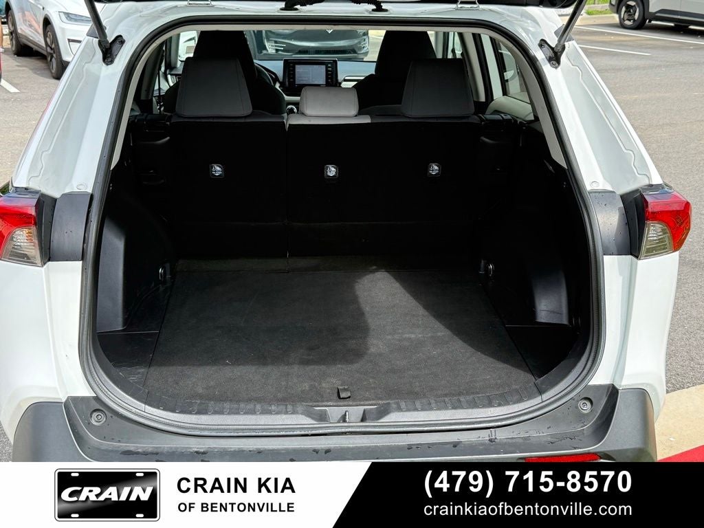 2021 Toyota RAV4 XLE - CLEAN CARFAX HISTORY