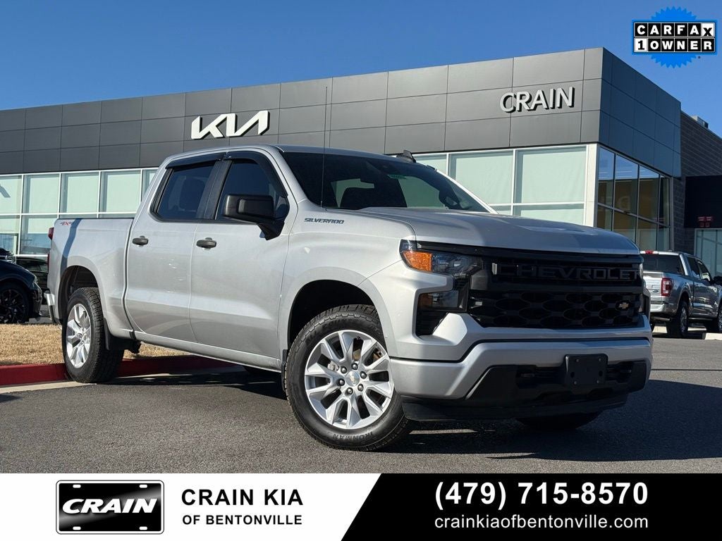 2022 Chevrolet Silverado 1500 Custom - 4WD / CLEAN CARFAX / ONE OWNER