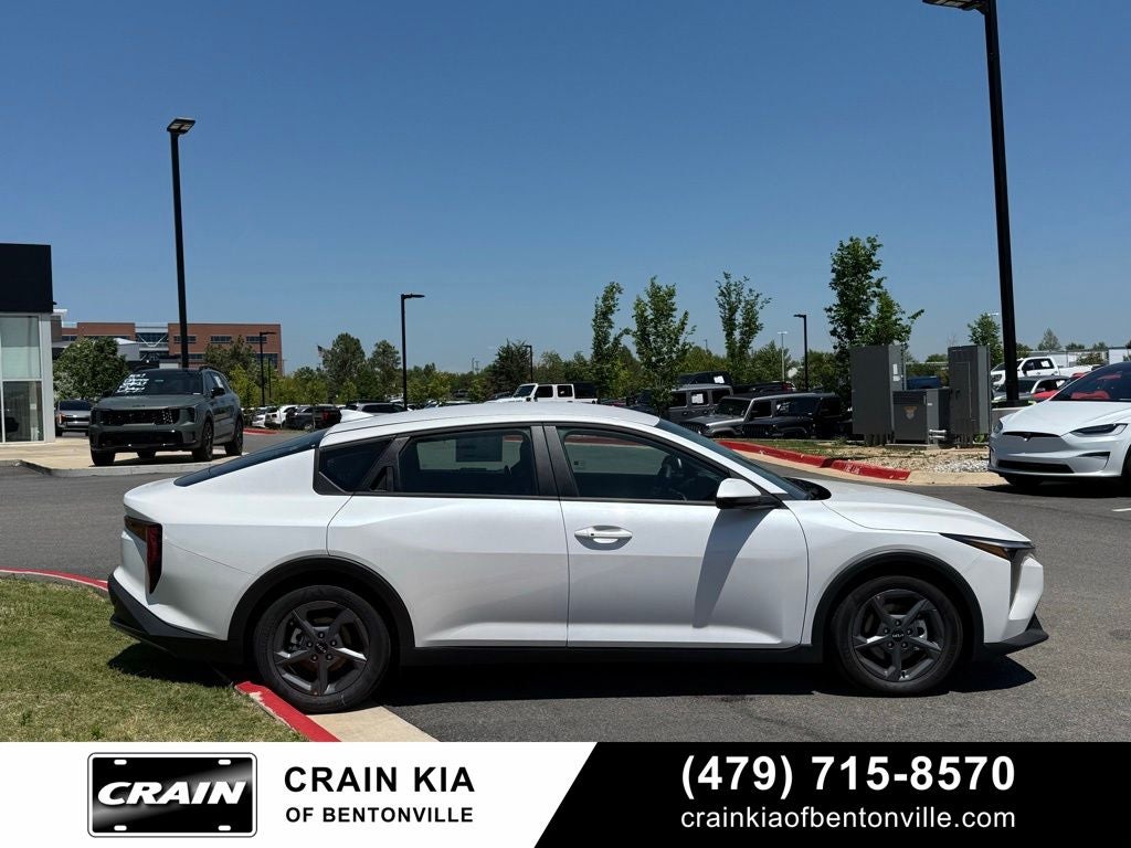 2026 Kia K4 LXS