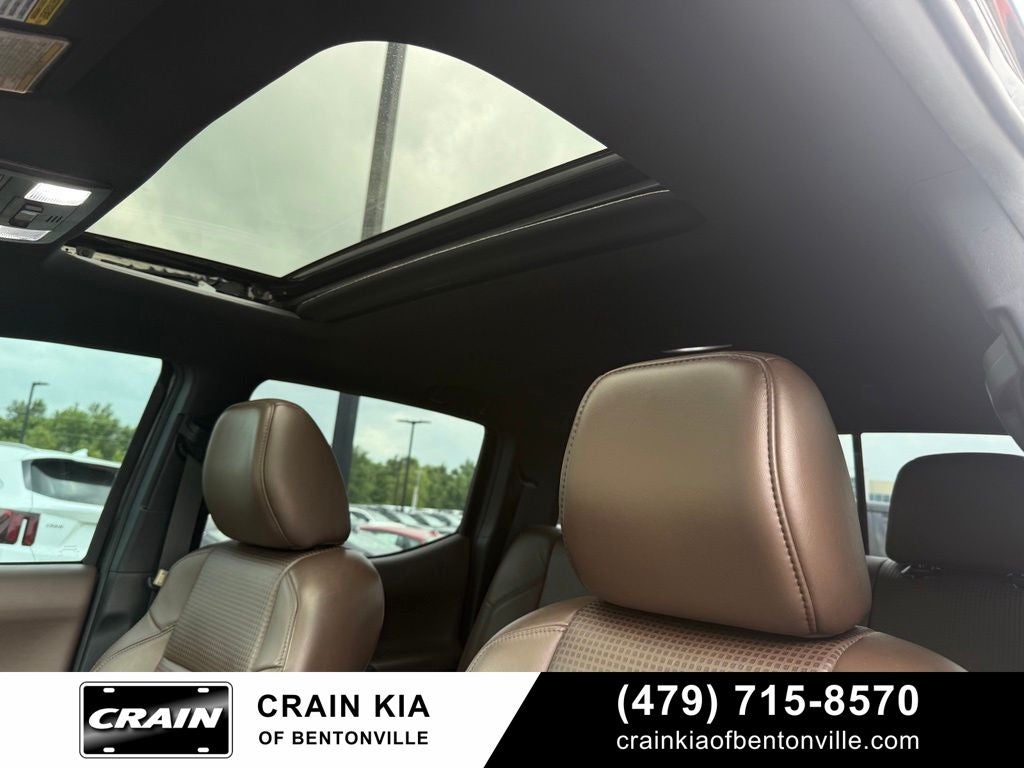 2017 Toyota Tacoma Limited - 4WD / SUNROOF / LIFTED!