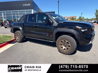 2025 Toyota Tacoma Hybrid Trailhunter - 4WD / CLEAN CARFAX / ONE OWNER