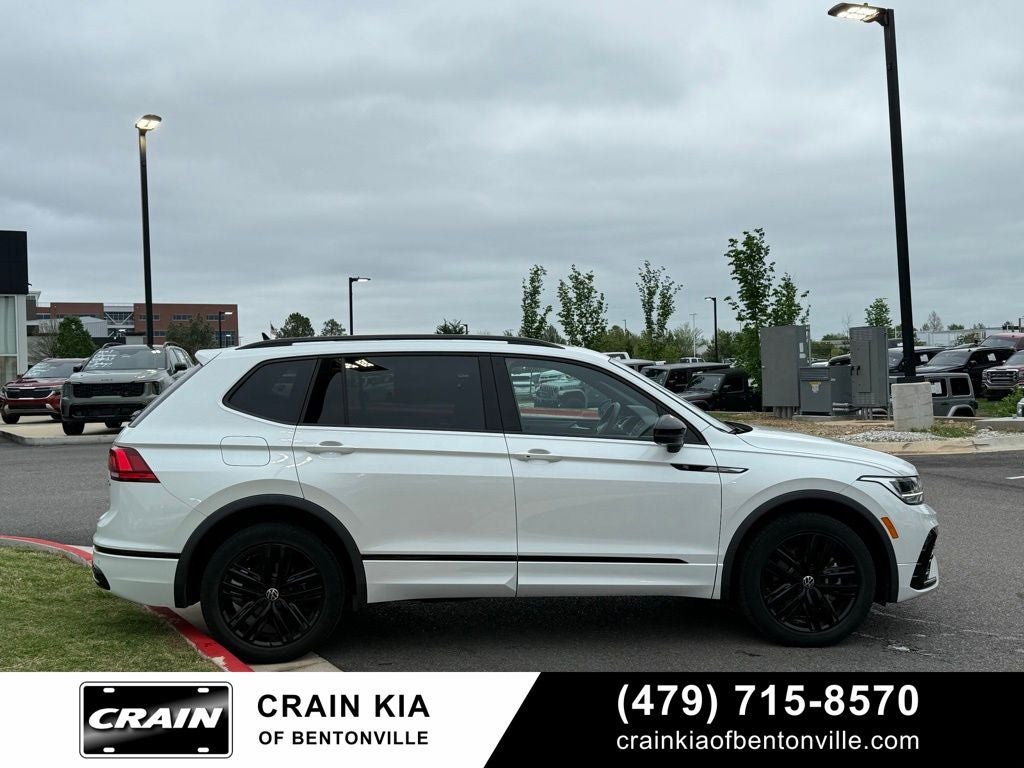 2022 Volkswagen Tiguan 2.0T SE R-Line Black - AWD / SUNROOF / CARFAX ONE OWNER