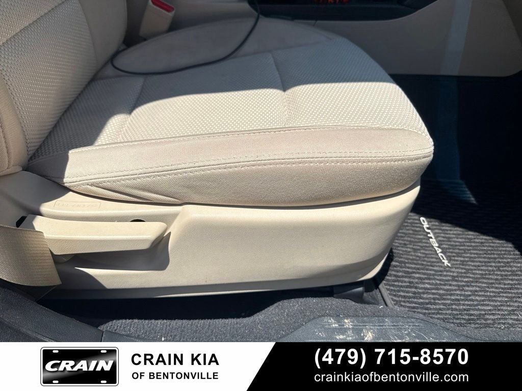 2016 Subaru Outback 2.5i Premium - AWD / CLEAN CARFAX