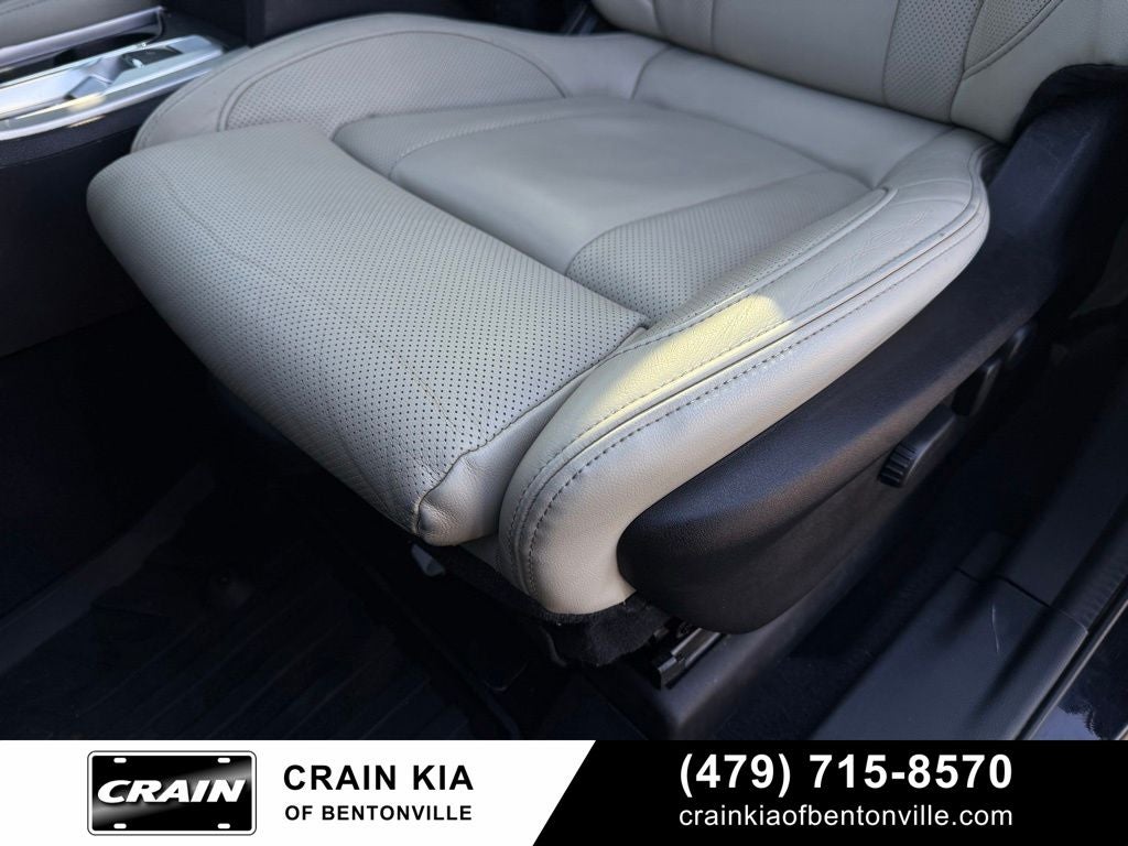 2022 Subaru Ascent Limited - AWD / PANORAMIC SUNROOF / CARFAX ONE OWNER