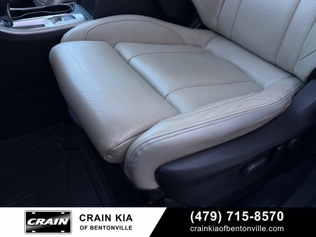 2021 Subaru Ascent Limited - AWD / PANORAMIC SUNROOF / CLEAN CARFAX