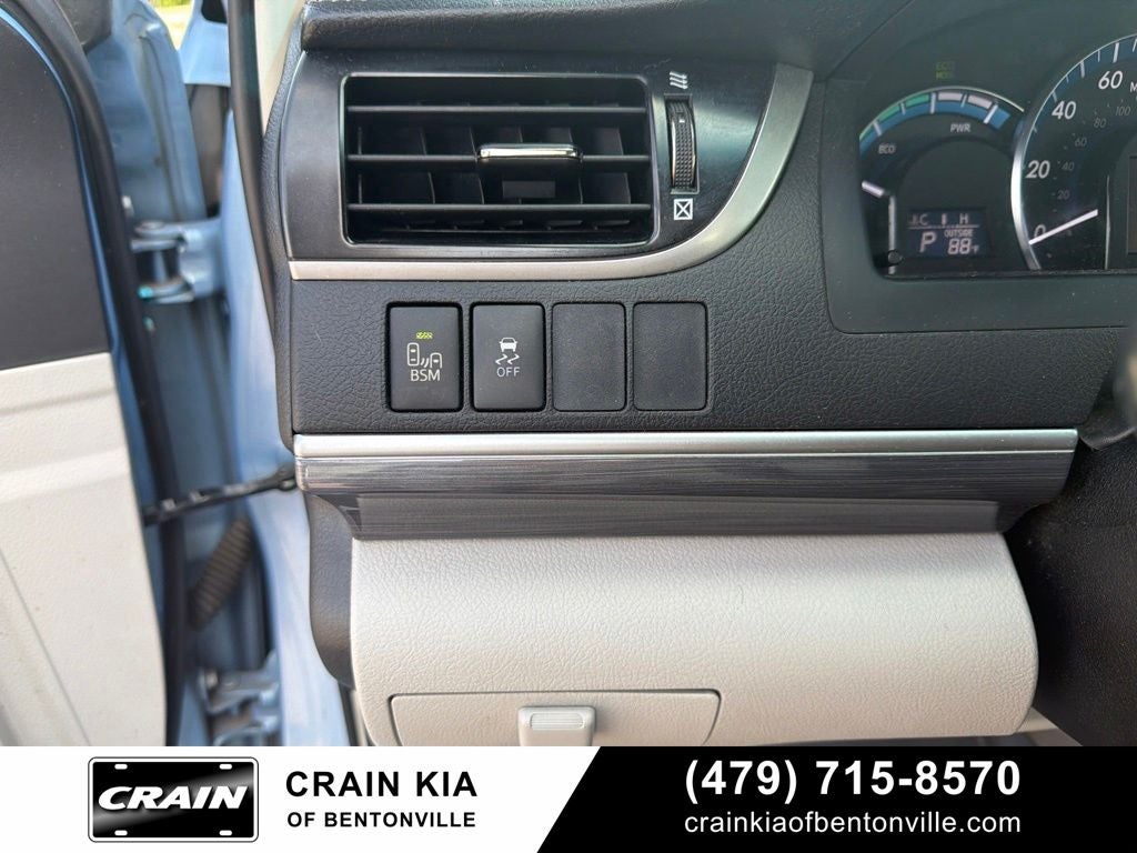 2013 Toyota Camry Hybrid XLE - SUNROOF