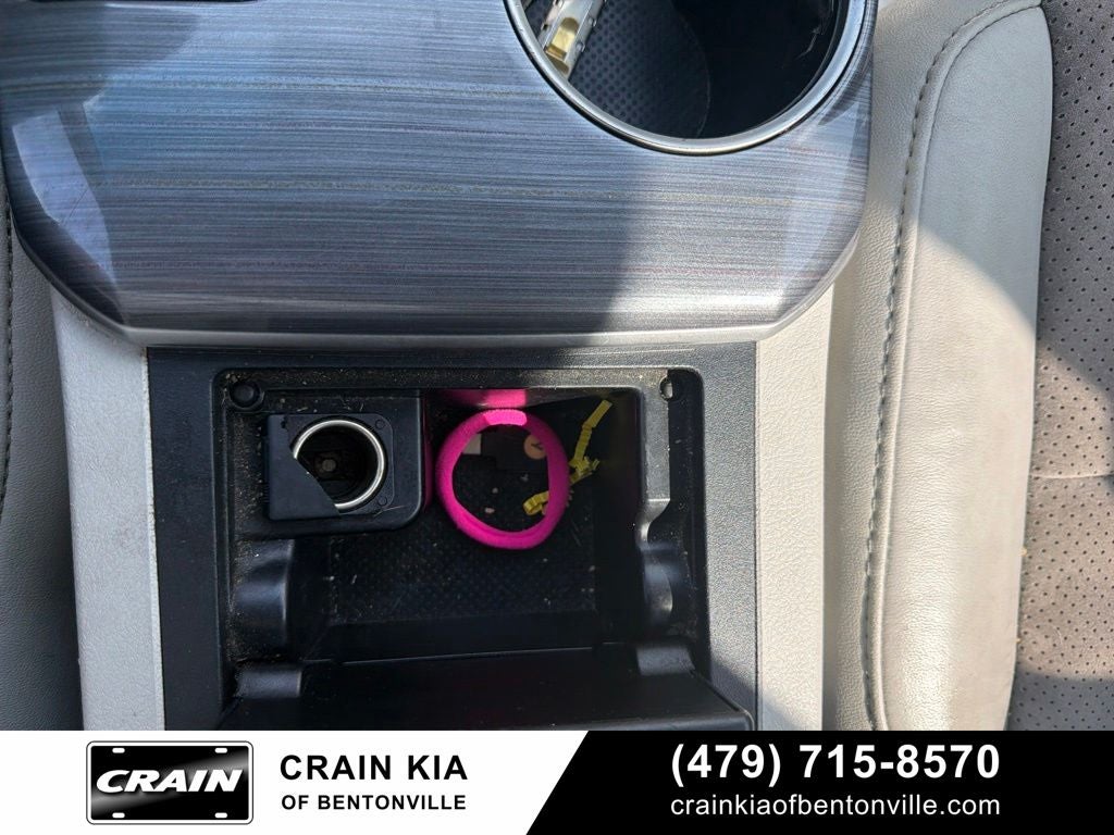 2013 Toyota Camry Hybrid XLE - SUNROOF