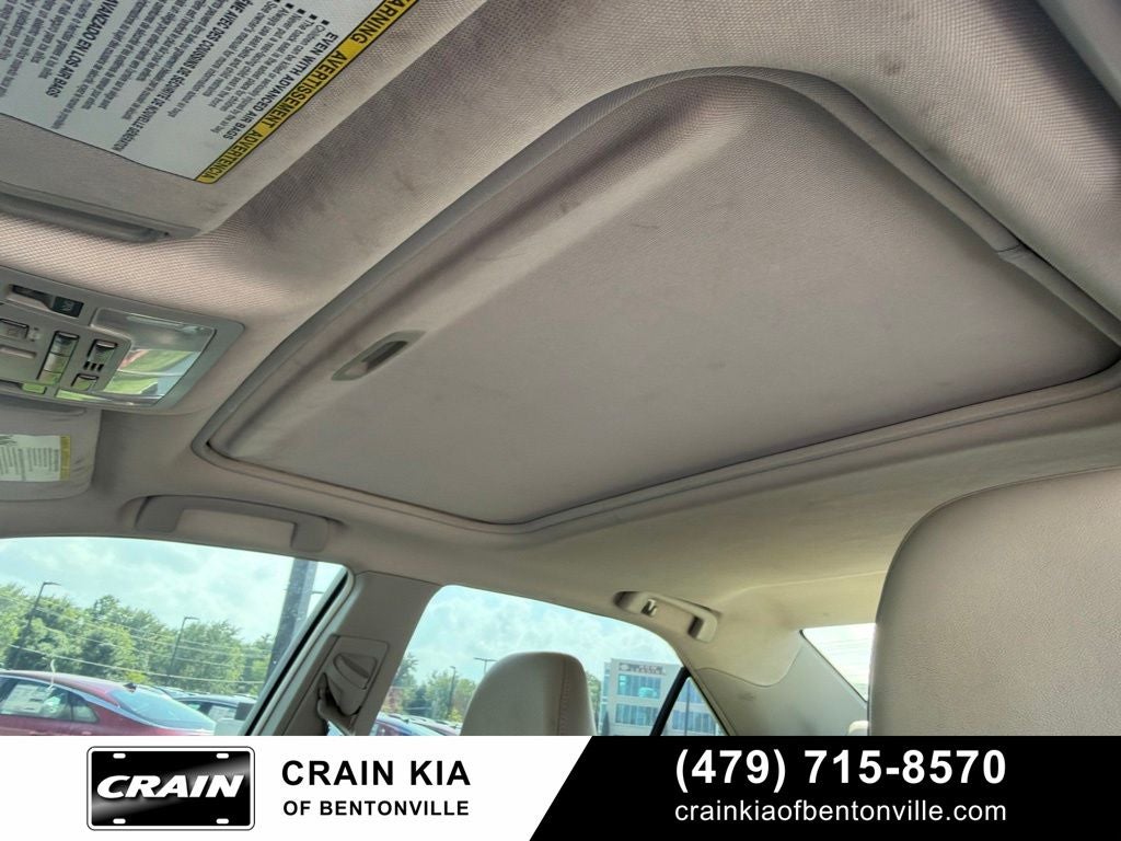 2013 Toyota Camry Hybrid XLE - SUNROOF