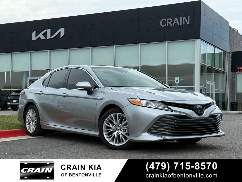 2020 Toyota Camry Hybrid XLE - HYBRID!