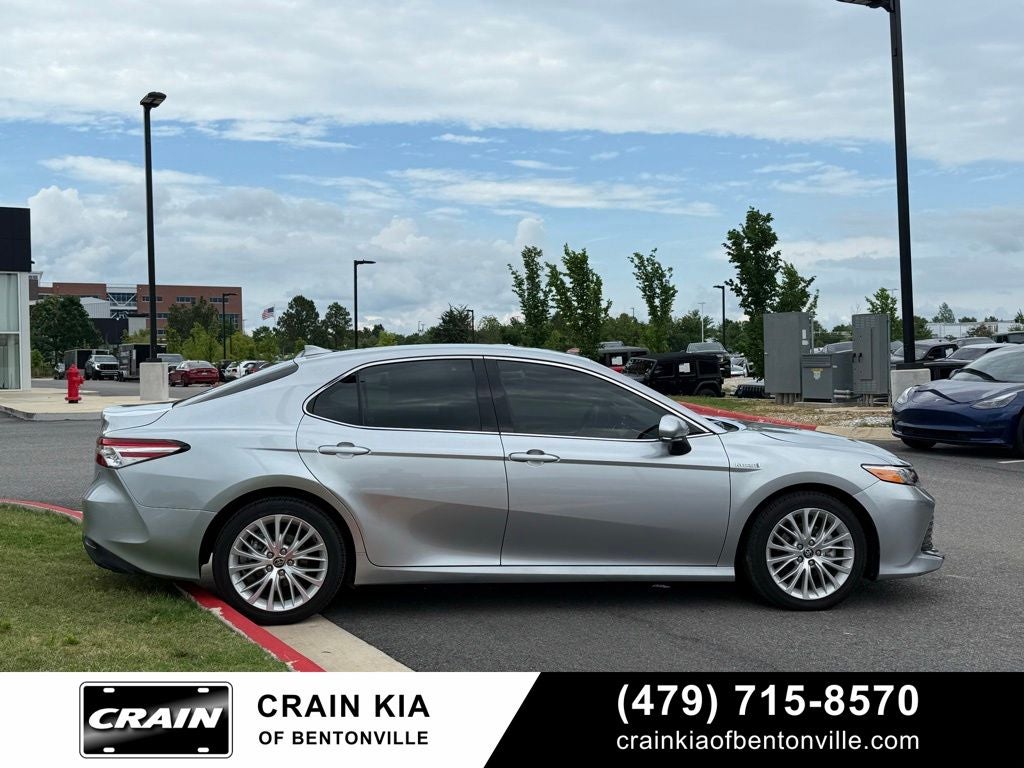 2020 Toyota Camry Hybrid XLE - HYBRID!