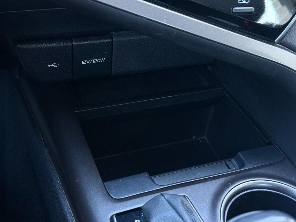 2024 Toyota Camry SE - CLEAN CARFAX / ONE OWNER