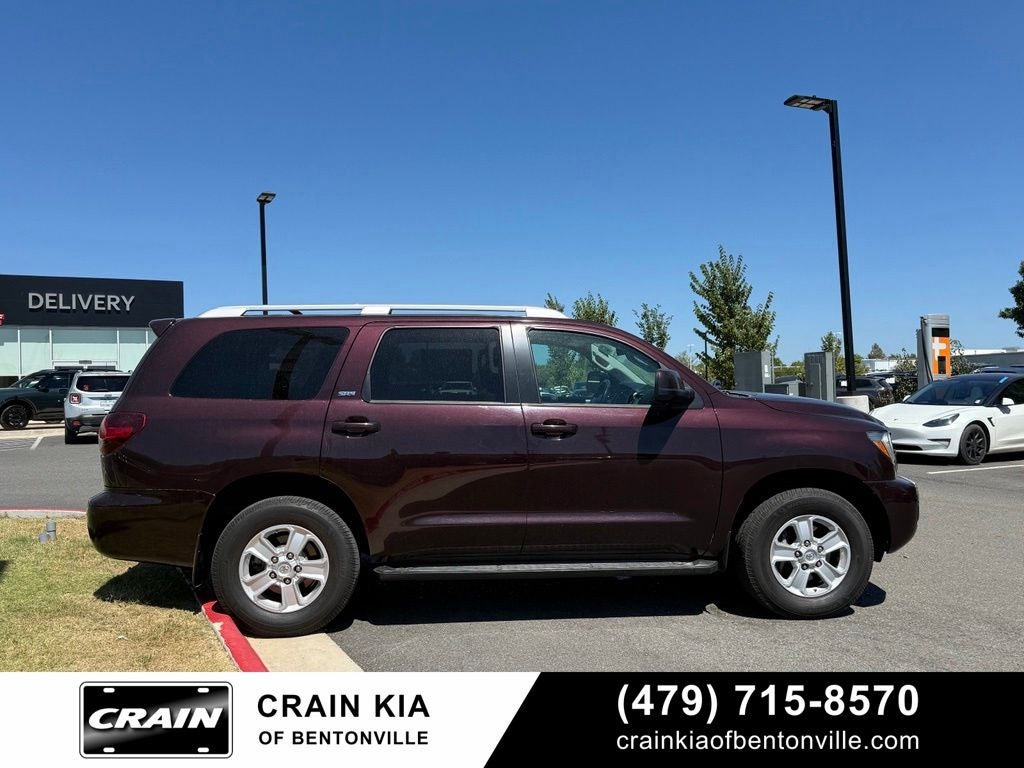 2018 Toyota Sequoia SR5 5.7L V8 - 4WD / SUNROOF
