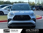 2022 Toyota Highlander XLE - CLEAN CARFAX / SUNROOF