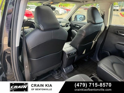 2021 Toyota Highlander XLE - CLEAN CARFAX / SUNROOF