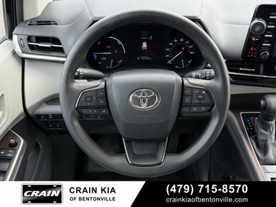2022 Toyota Sienna LE 8 Passenger - CLEAN CARFAX