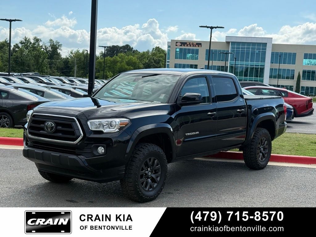 2021 Toyota Tacoma SR5 V6 - 4WD / CLEAN CARFAX