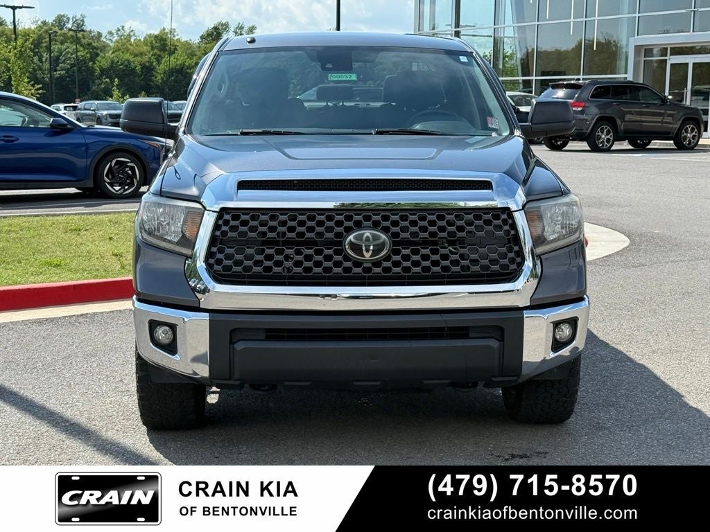 2018 Toyota Tundra SR5 - 4WD / CLEAN CARFAX HISTORY