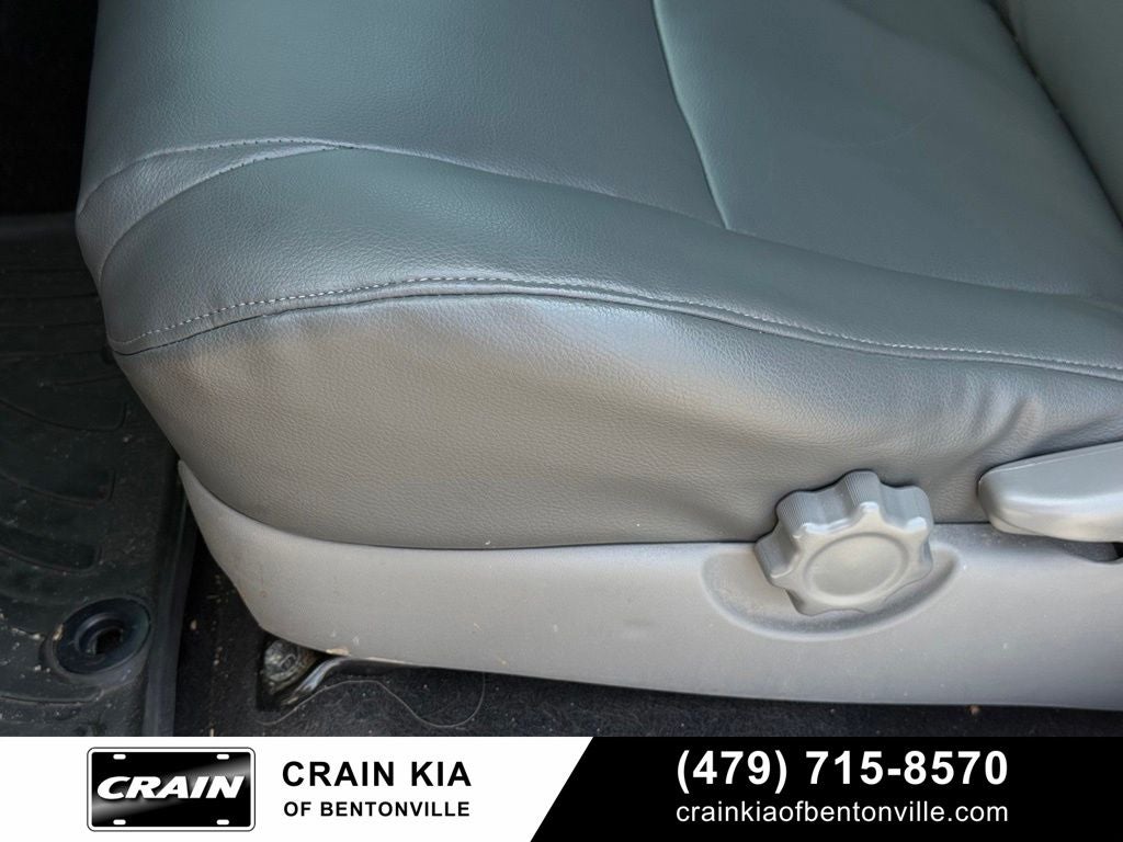 2014 Toyota Tacoma Base V6 - 4WD / CLEAN CARFAX HISTORY