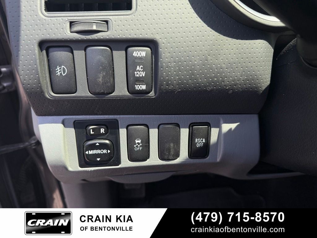 2014 Toyota Tacoma Base V6 - 4WD / CLEAN CARFAX HISTORY