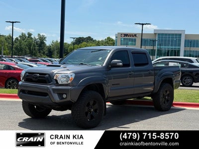 2014 Toyota Tacoma Base V6 - 4WD / CLEAN CARFAX HISTORY