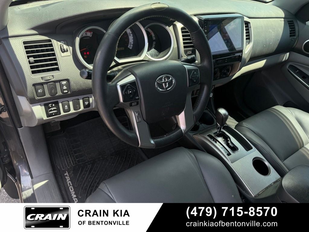 2014 Toyota Tacoma Base V6 - 4WD / CLEAN CARFAX HISTORY
