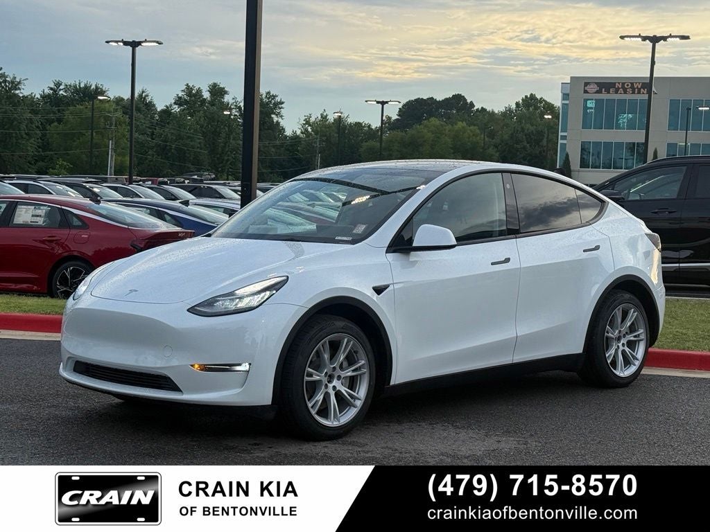 2023 Tesla Model Y Long Range - AWD / CLEAN CARFAX / ONE OWNER
