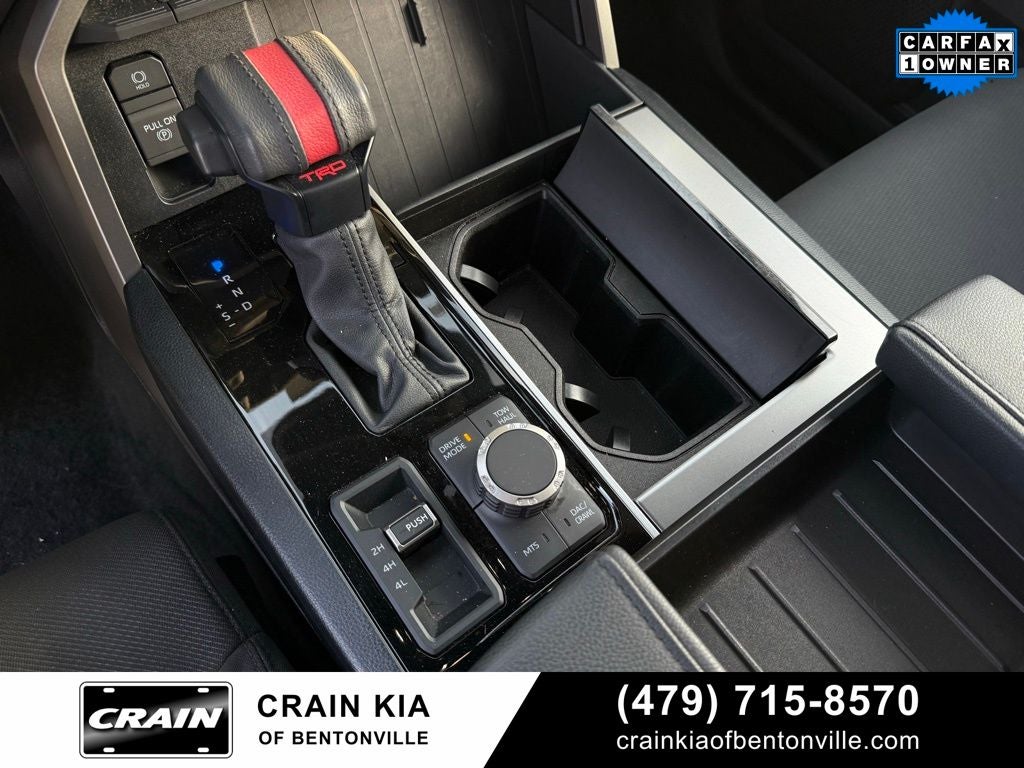 2025 Toyota Sequoia SR5 - 4WD / SUNROOF / CARFAX ONE OWNER