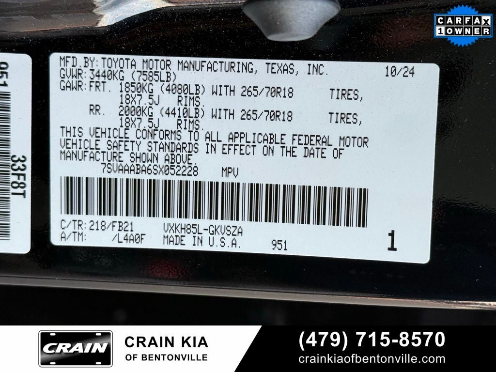 2025 Toyota Sequoia SR5 - 4WD / SUNROOF / CARFAX ONE OWNER